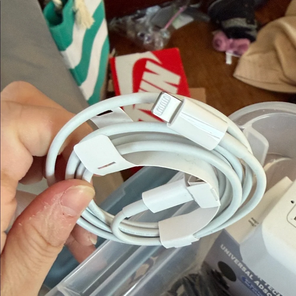 Apple iPhone 13 charger with C port